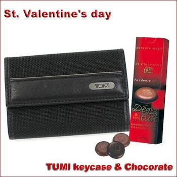 49-1-6）バレンタイン　トゥミ(TUMI) キーケース＆チョコレート 96-1510　01 KC BK　.jpg